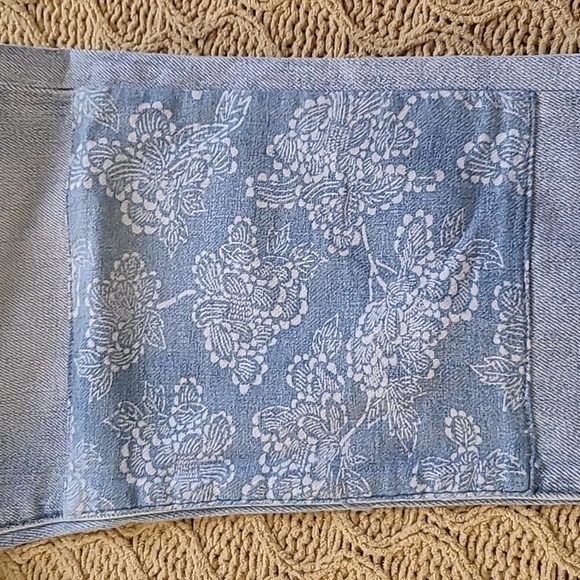 J. Crew Slouchy Boyfriend Jean in 'Norwich' Wash with Bandana Patch - Size 28 - Picture 3 of 10